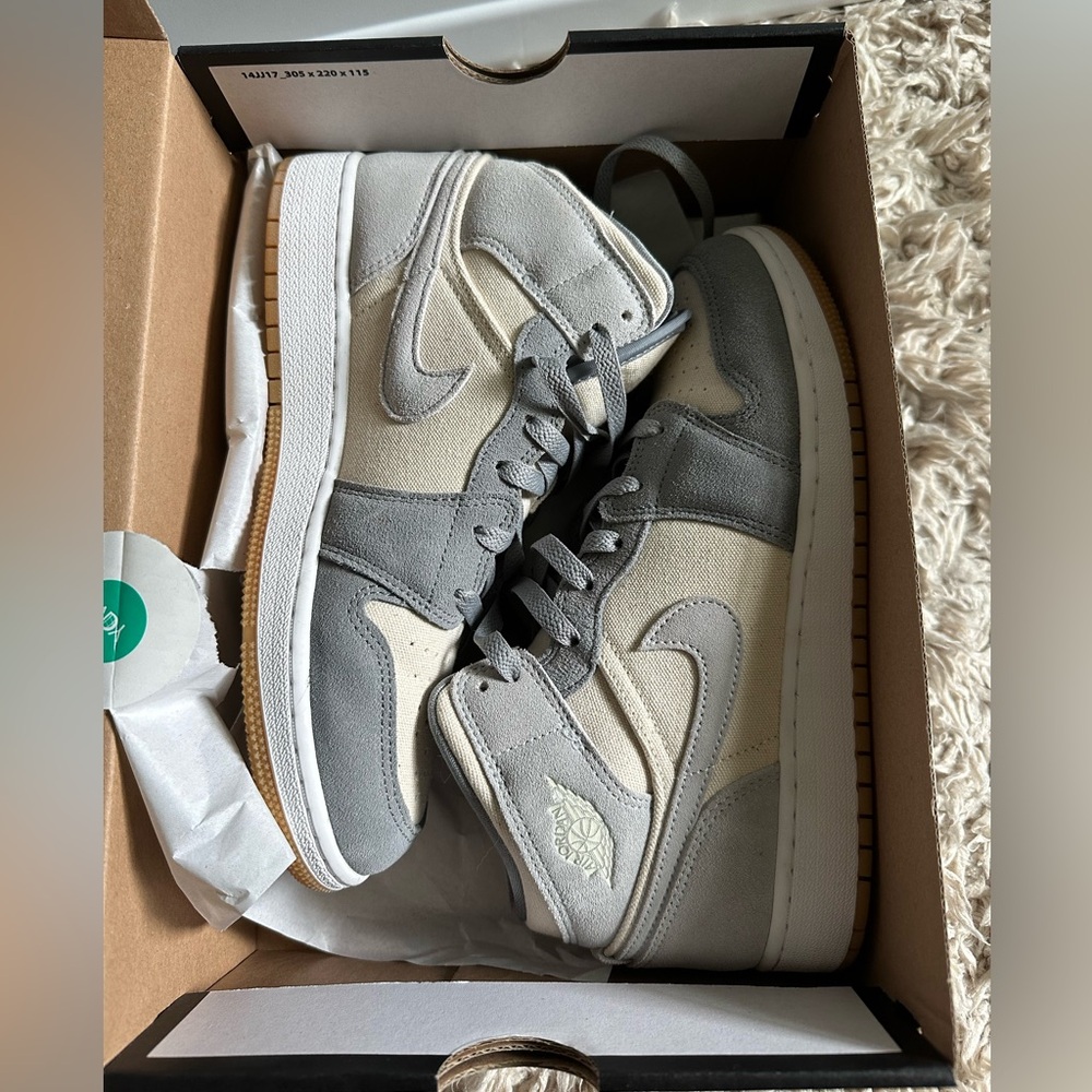 Air Jordan 1 Mid SE Coconut Milk (GS 6.5/W8)